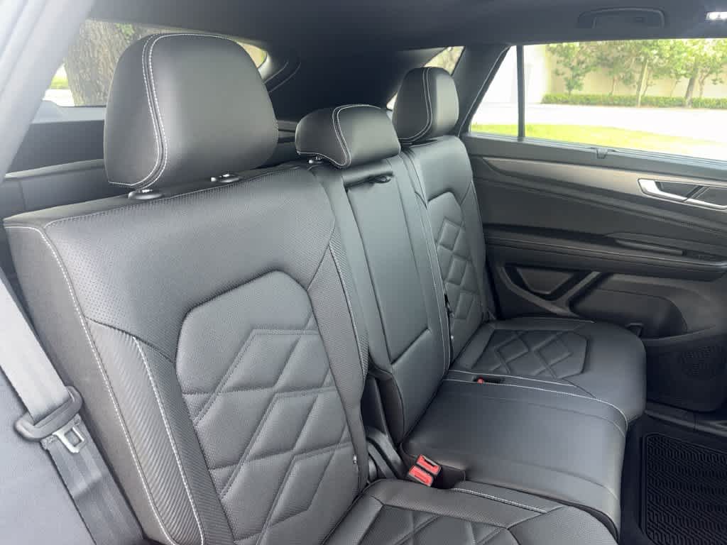 2026 Volkswagen Atlas Cross Sport 2.0T SE w/Technology