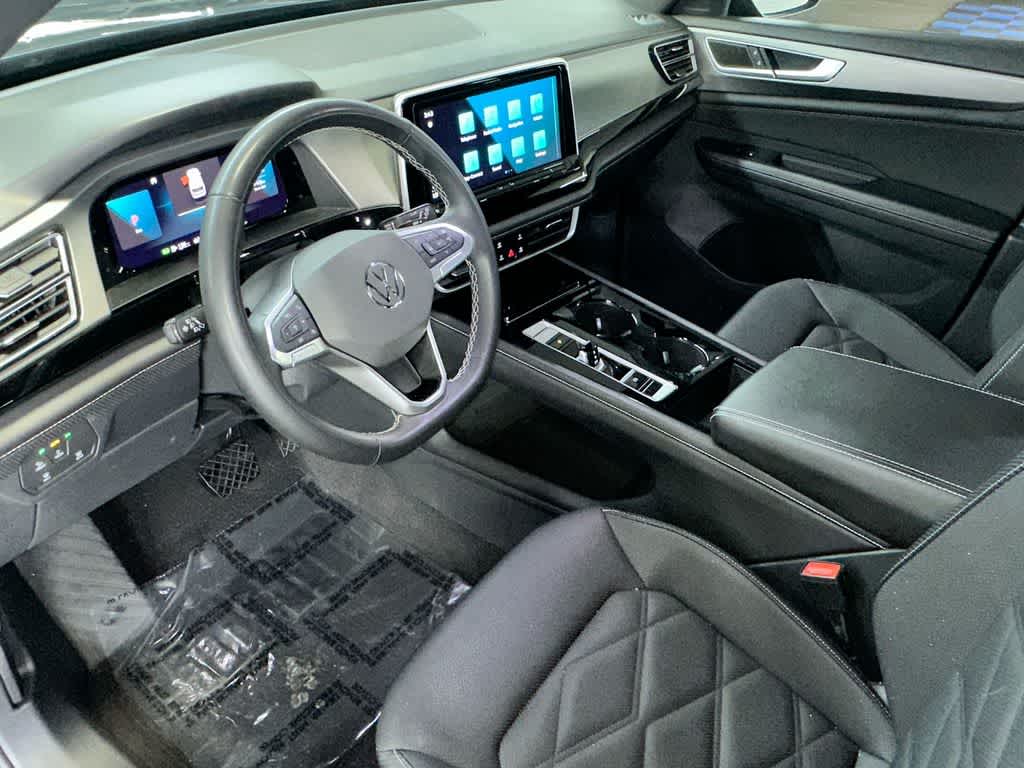 2024 Volkswagen Atlas Cross Sport 2.0T SE w/Technology