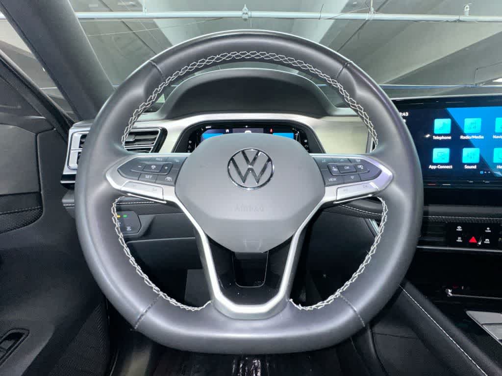 2024 Volkswagen Atlas Cross Sport 2.0T SE w/Technology