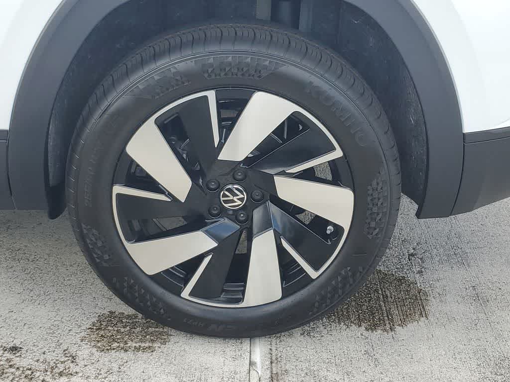 2024 Volkswagen Atlas Cross Sport 2.0T SE w/Technology