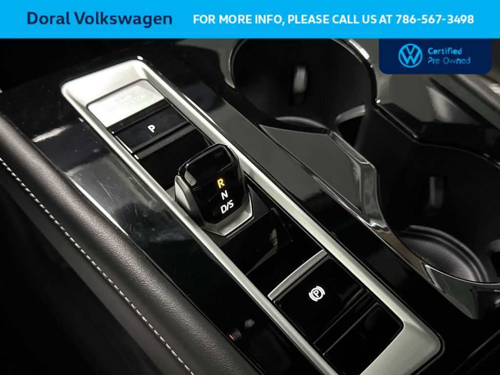 2024 Volkswagen Atlas Cross Sport 2.0T SE w/Technology
