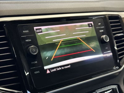 2022 Volkswagen Atlas 3.6L V6 SE w/Technology