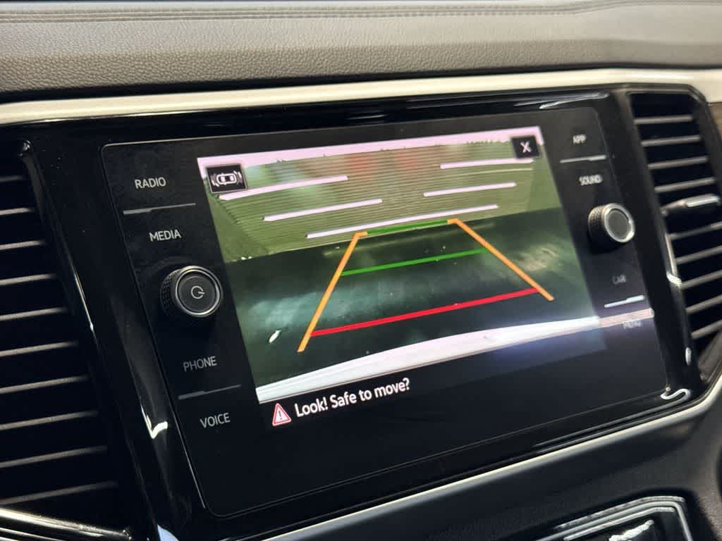 2022 Volkswagen Atlas 3.6L V6 SE w/Technology