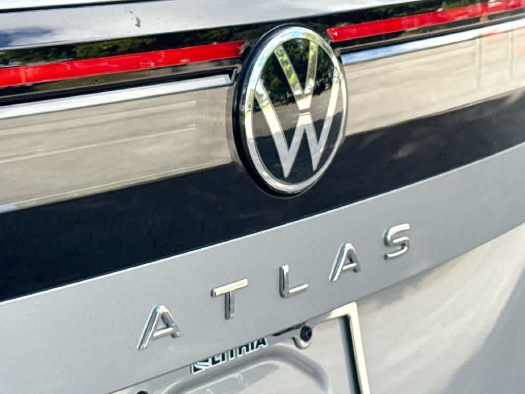 2027 Volkswagen Atlas SE w/Technology