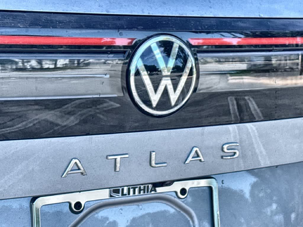 2027 Volkswagen Atlas SE w/Technology
