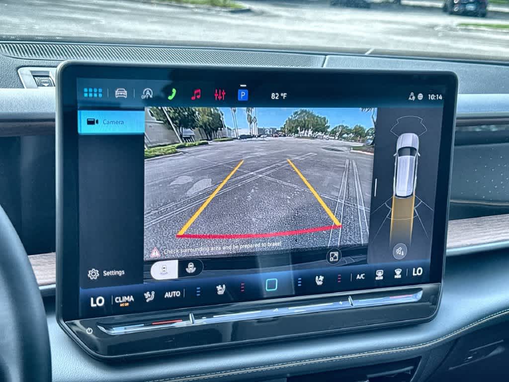 2027 Volkswagen Atlas SE w/Technology
