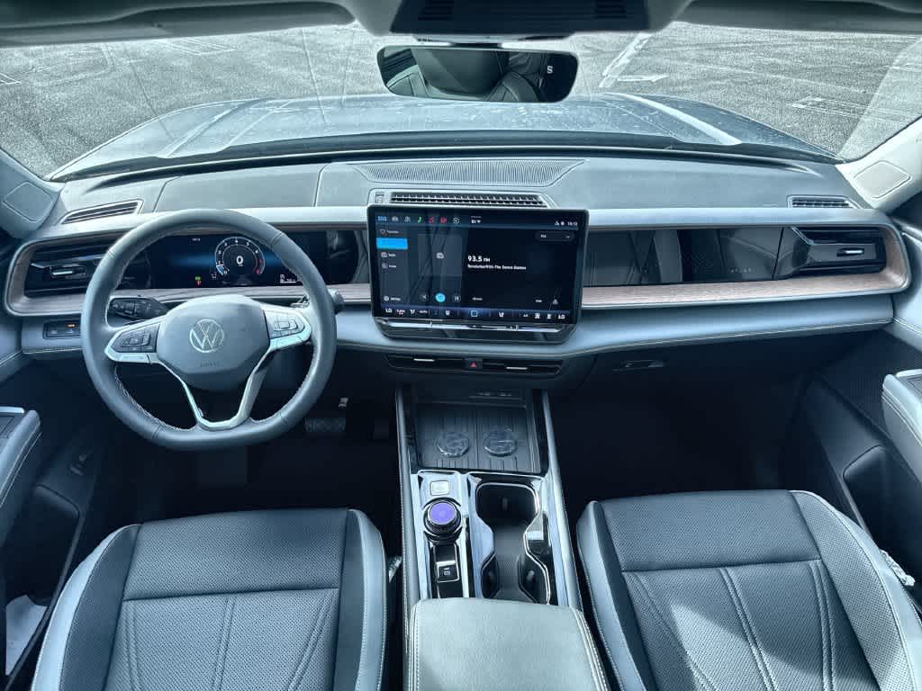 2027 Volkswagen Atlas SE w/Technology