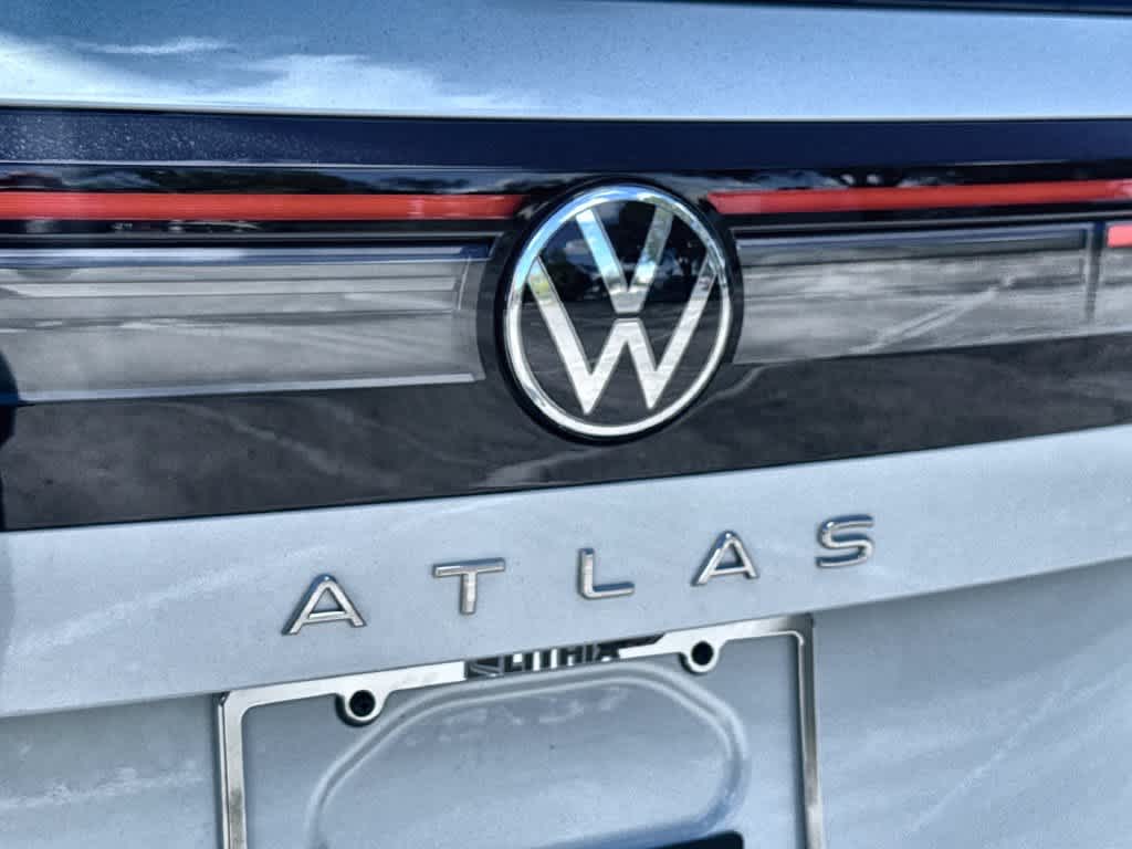 2027 Volkswagen Atlas SE w/Technology