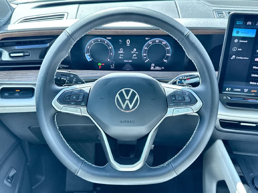 2027 Volkswagen Atlas SE w/Technology
