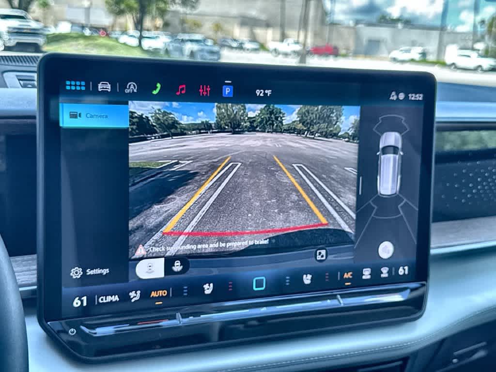 2027 Volkswagen Atlas SE w/Technology