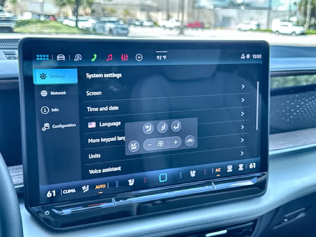 2027 Volkswagen Atlas SE w/Technology