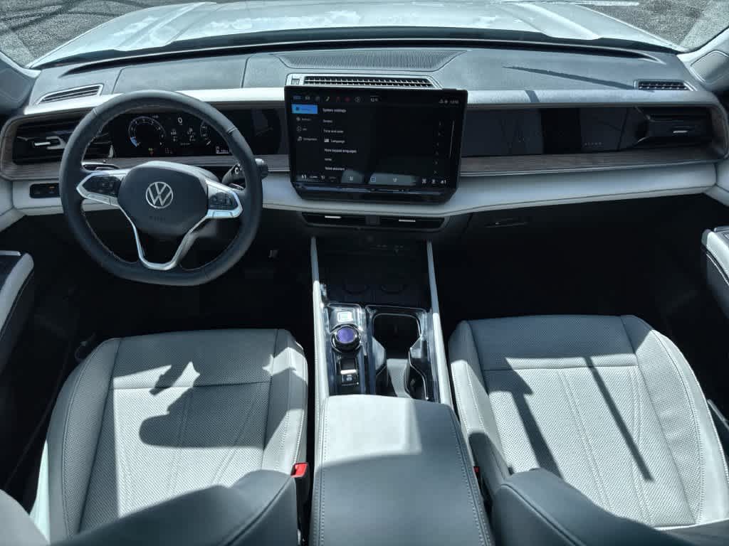2027 Volkswagen Atlas SE w/Technology