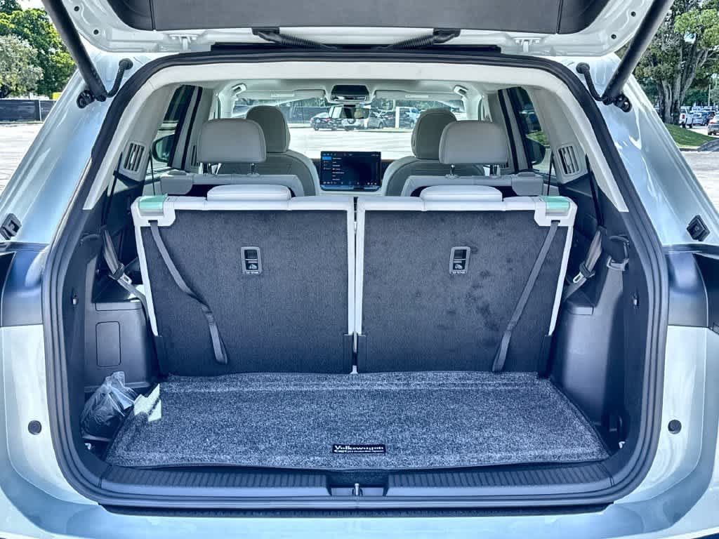 2027 Volkswagen Atlas SE w/Technology