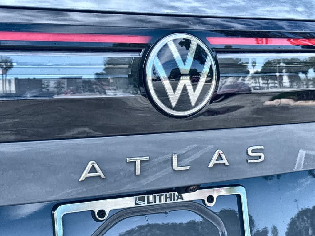 2027 Volkswagen Atlas SE w/Technology