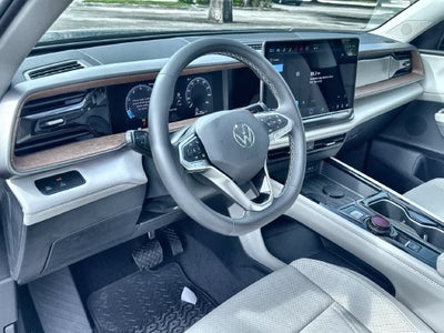 2027 Volkswagen Atlas SE w/Technology
