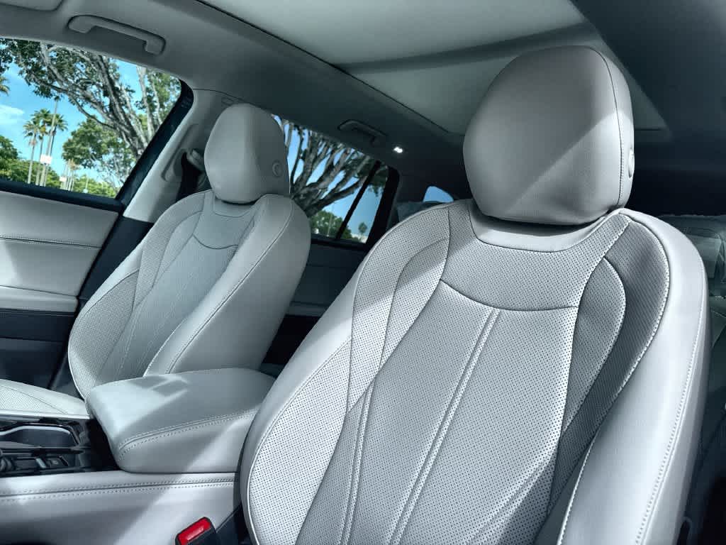 2027 Volkswagen Atlas SE w/Technology
