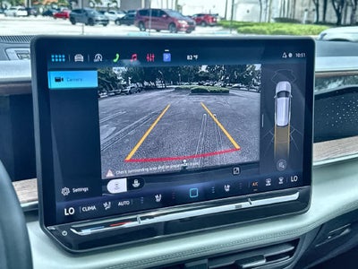 2027 Volkswagen Atlas SE w/Technology