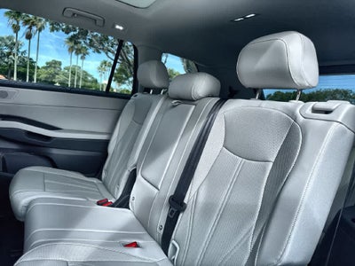 2027 Volkswagen Atlas SE w/Technology