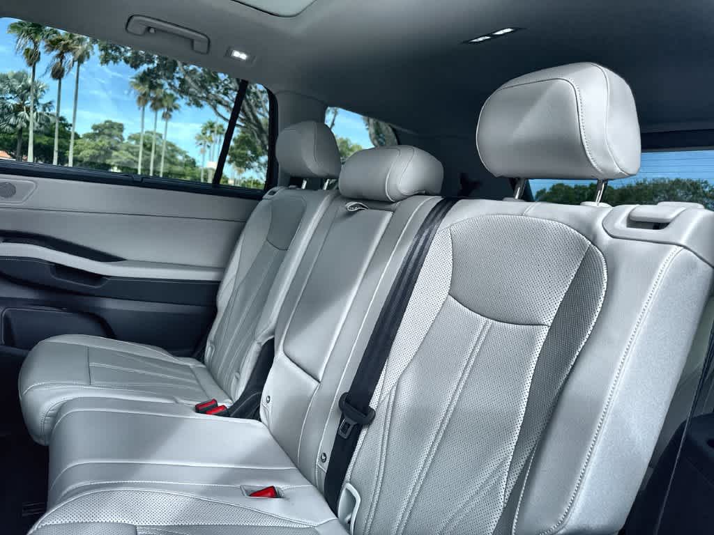 2027 Volkswagen Atlas SE w/Technology