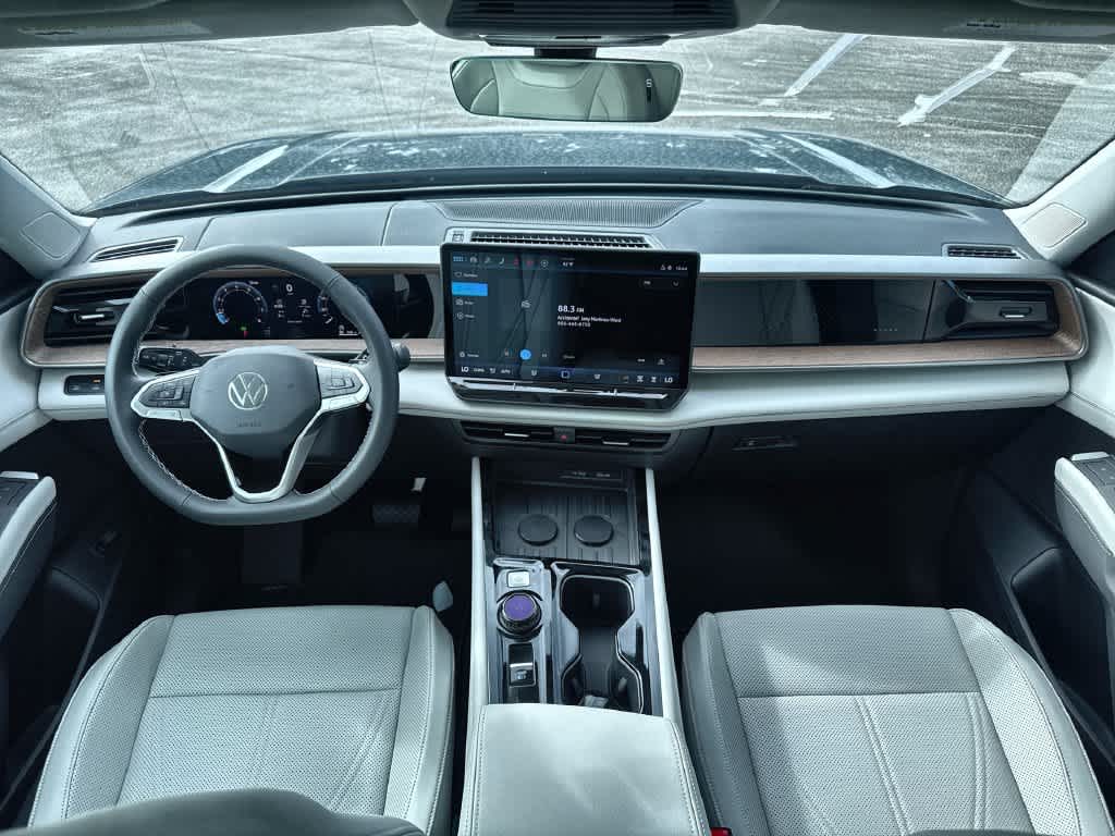 2027 Volkswagen Atlas SE w/Technology