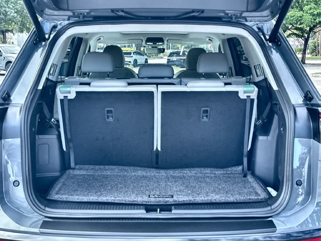 2027 Volkswagen Atlas SE w/Technology