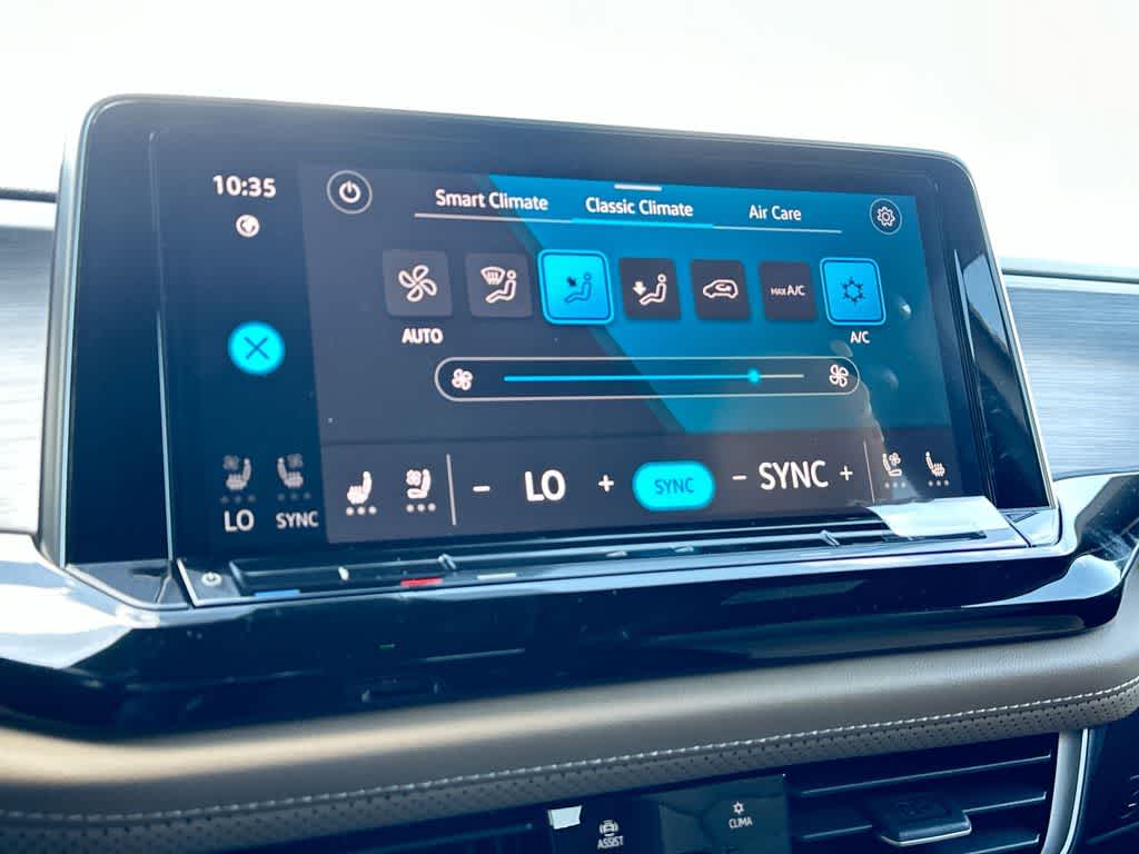 2026 Volkswagen Atlas Cross Sport 2.0T SE