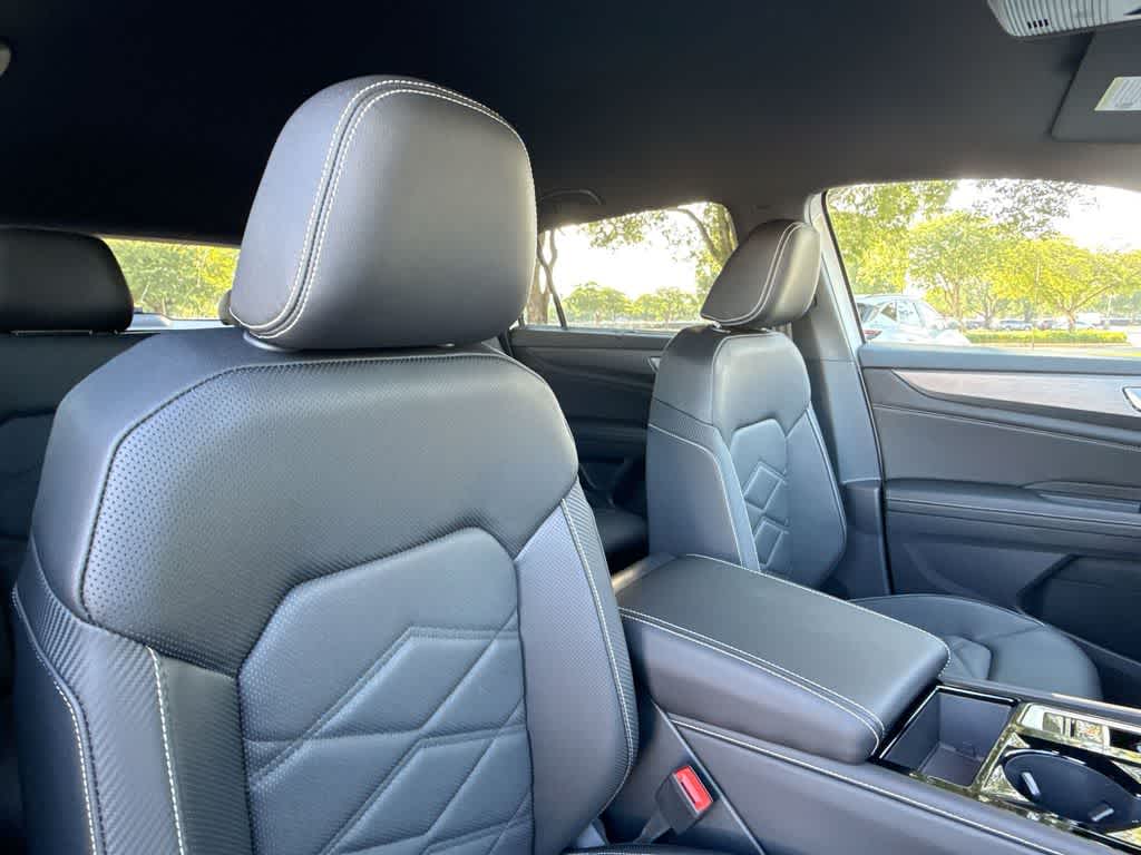 2026 Volkswagen Atlas Cross Sport 2.0T SE w/Technology