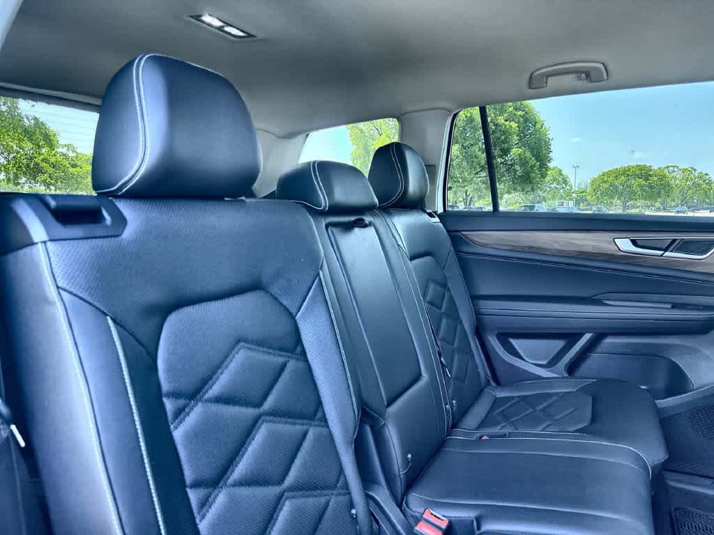 2026 Volkswagen Atlas Cross Sport 2.0T SE w/Technology