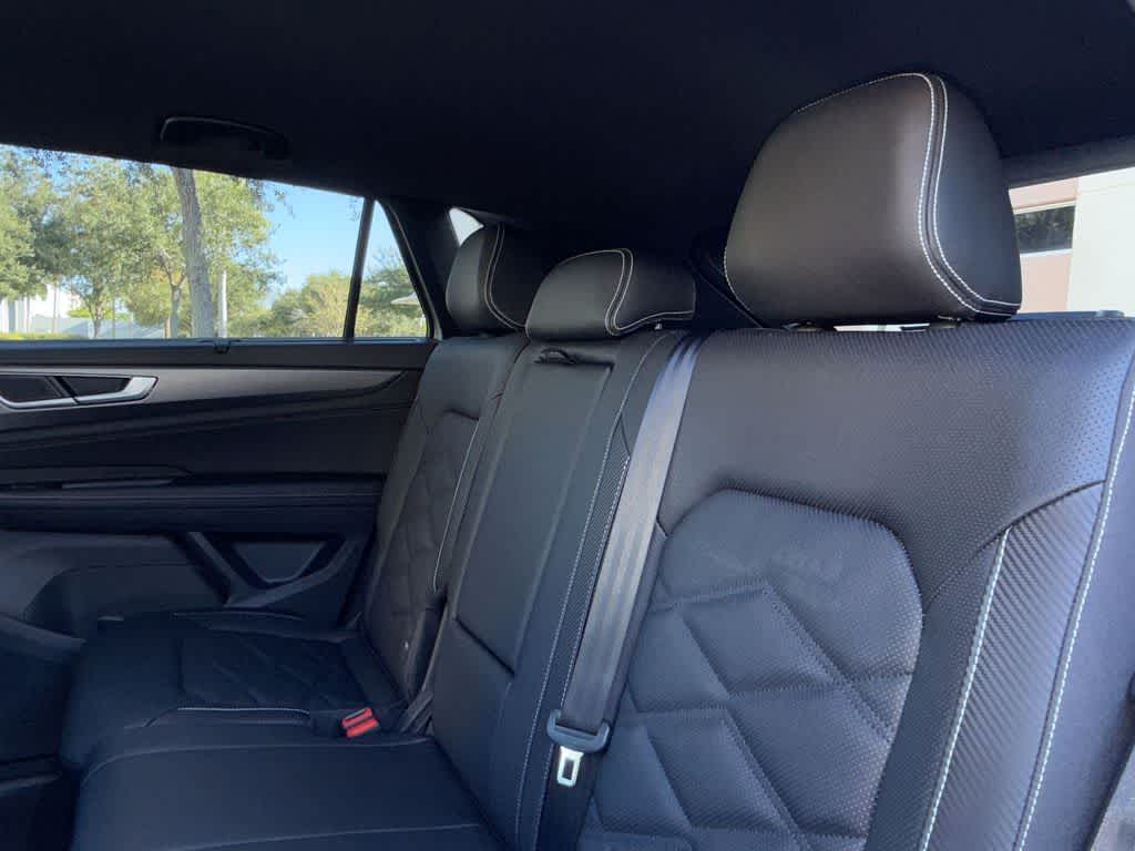 2026 Volkswagen Atlas Cross Sport 2.0T SE w/Technology