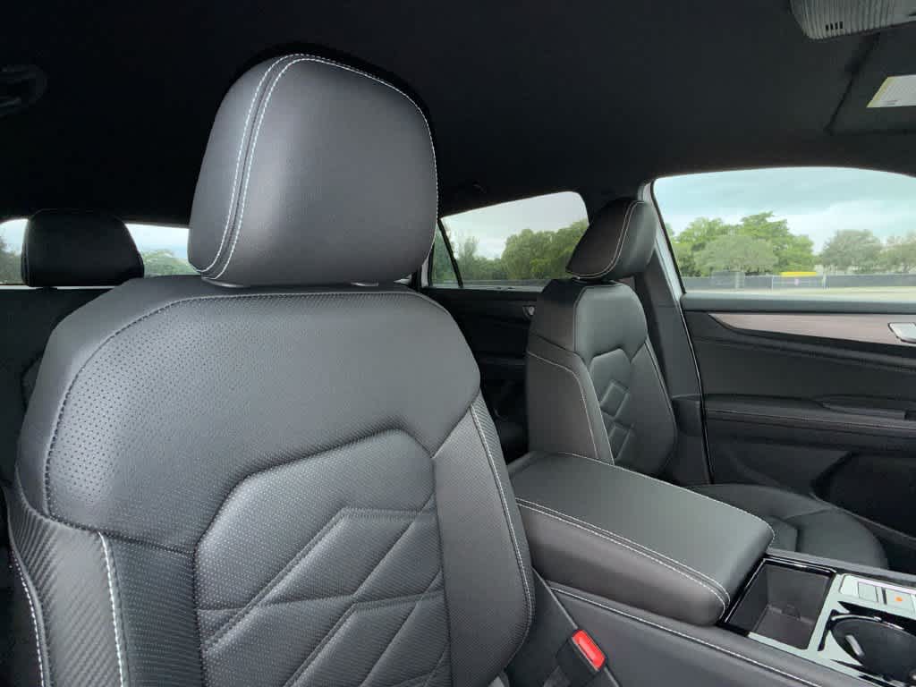 2026 Volkswagen Atlas Cross Sport 2.0T SE w/Technology