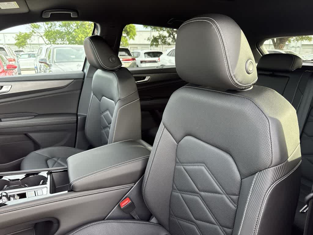 2026 Volkswagen Atlas Cross Sport 2.0T SE w/Technology