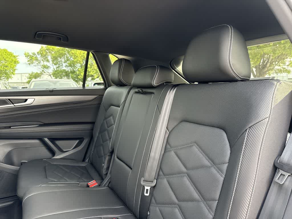 2026 Volkswagen Atlas Cross Sport 2.0T SE w/Technology