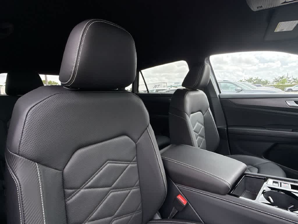2026 Volkswagen Atlas Cross Sport 2.0T SE w/Technology