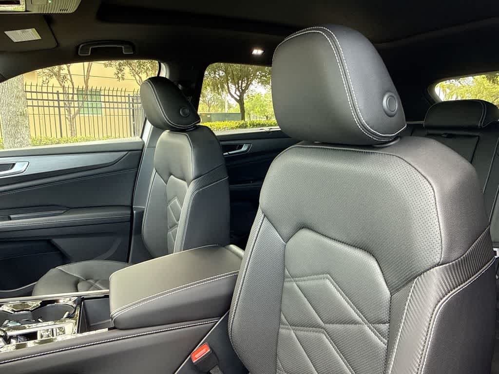 2026 Volkswagen Atlas Cross Sport 2.0T SE w/Technology