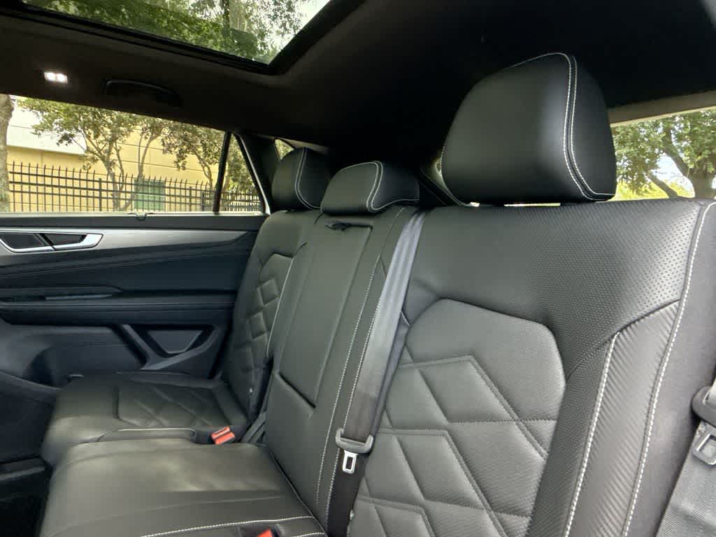 2026 Volkswagen Atlas Cross Sport 2.0T SE w/Technology