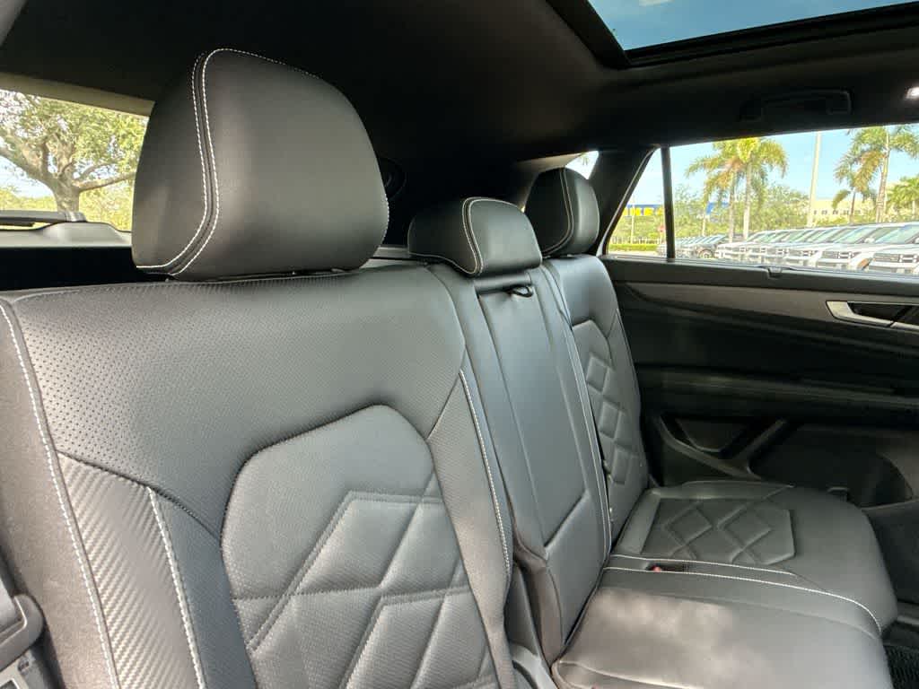 2026 Volkswagen Atlas Cross Sport 2.0T SE w/Technology