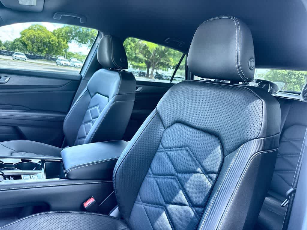 2026 Volkswagen Atlas Cross Sport 2.0T SE w/Technology