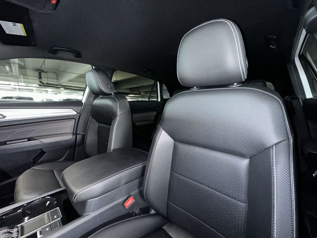 2023 Volkswagen Atlas Cross Sport 2.0T SE w/Technology