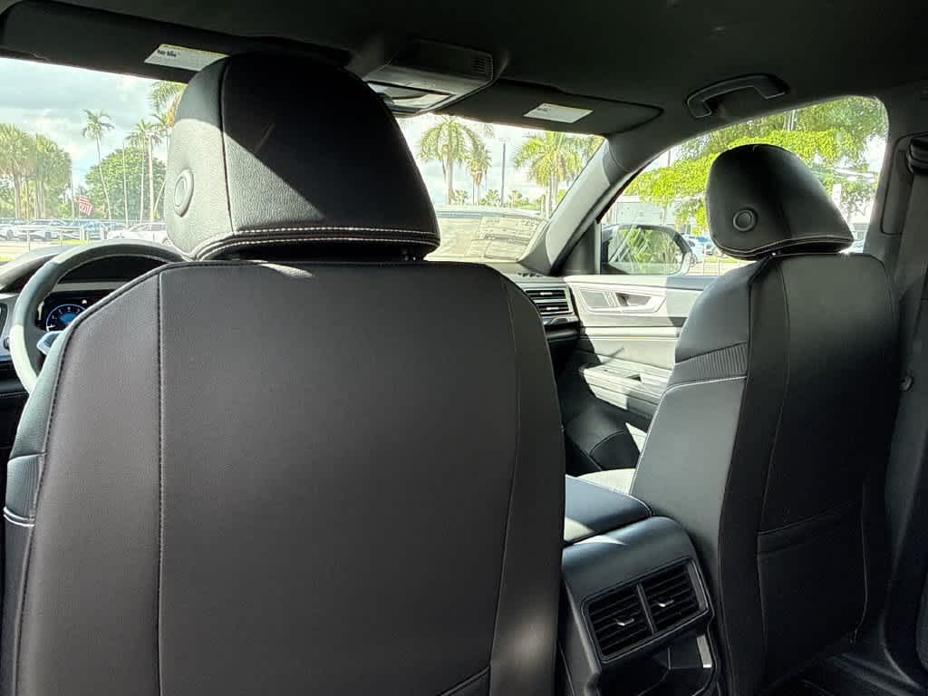 2026 Volkswagen Atlas Cross Sport 2.0T SE w/Technology