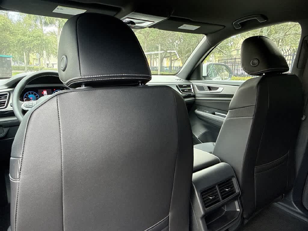 2026 Volkswagen Atlas Cross Sport 2.0T SE w/Technology