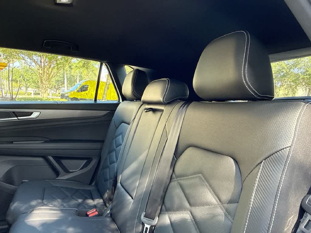 2026 Volkswagen Atlas Cross Sport 2.0T SE w/Technology