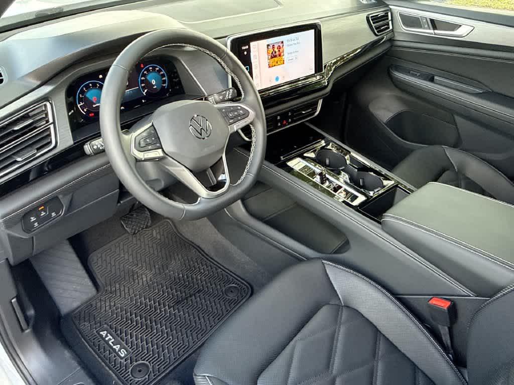 2026 Volkswagen Atlas Cross Sport 2.0T SE w/Technology