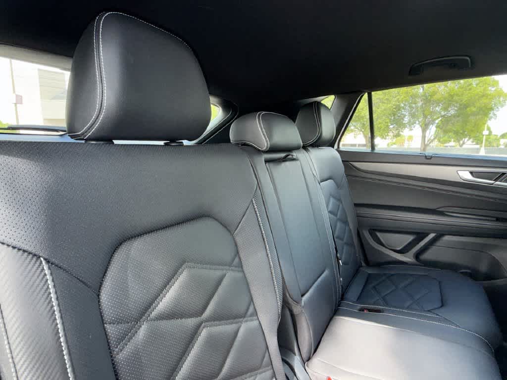 2026 Volkswagen Atlas Cross Sport 2.0T SE w/Technology