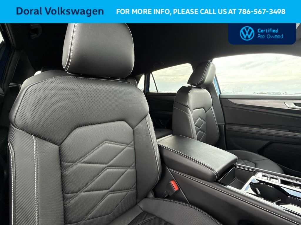 2024 Volkswagen Atlas Cross Sport 2.0T SE w/Technology