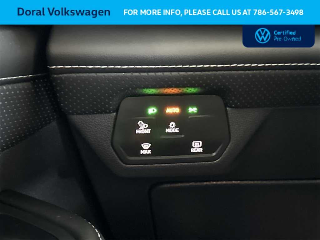 2025 Volkswagen Atlas Cross Sport 2.0T SE w/Technology