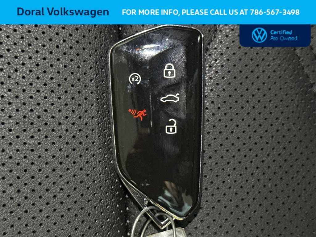 2025 Volkswagen Atlas Cross Sport 2.0T SE w/Technology