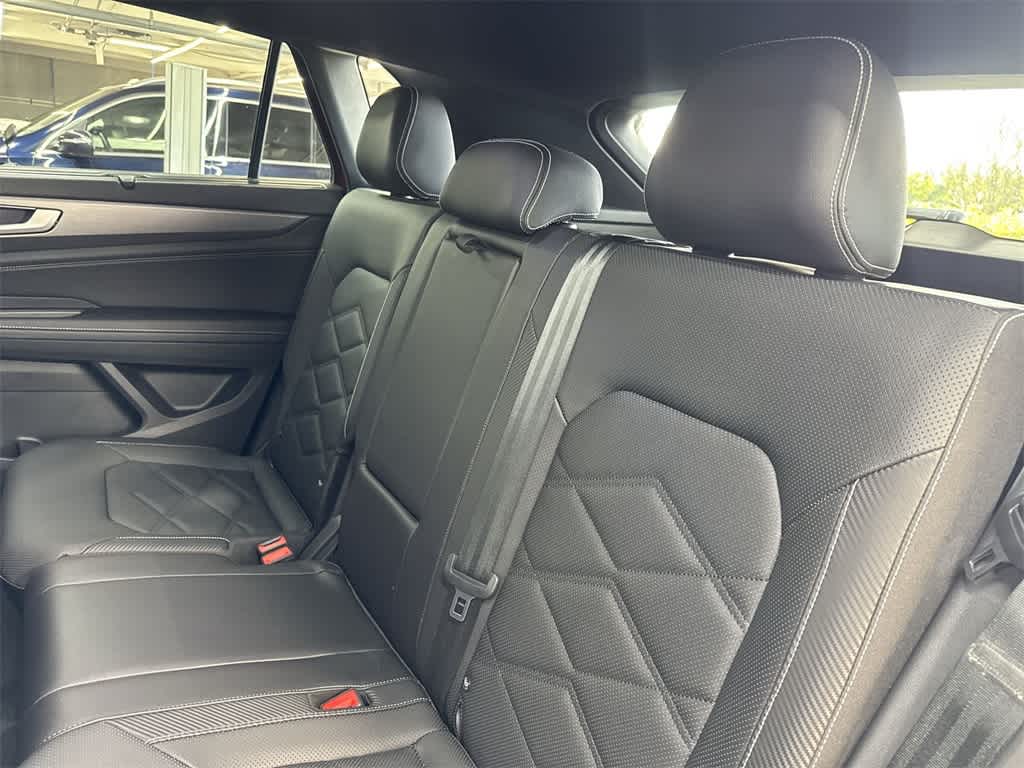 2025 Volkswagen Atlas Cross Sport 2.0T SE w/Technology