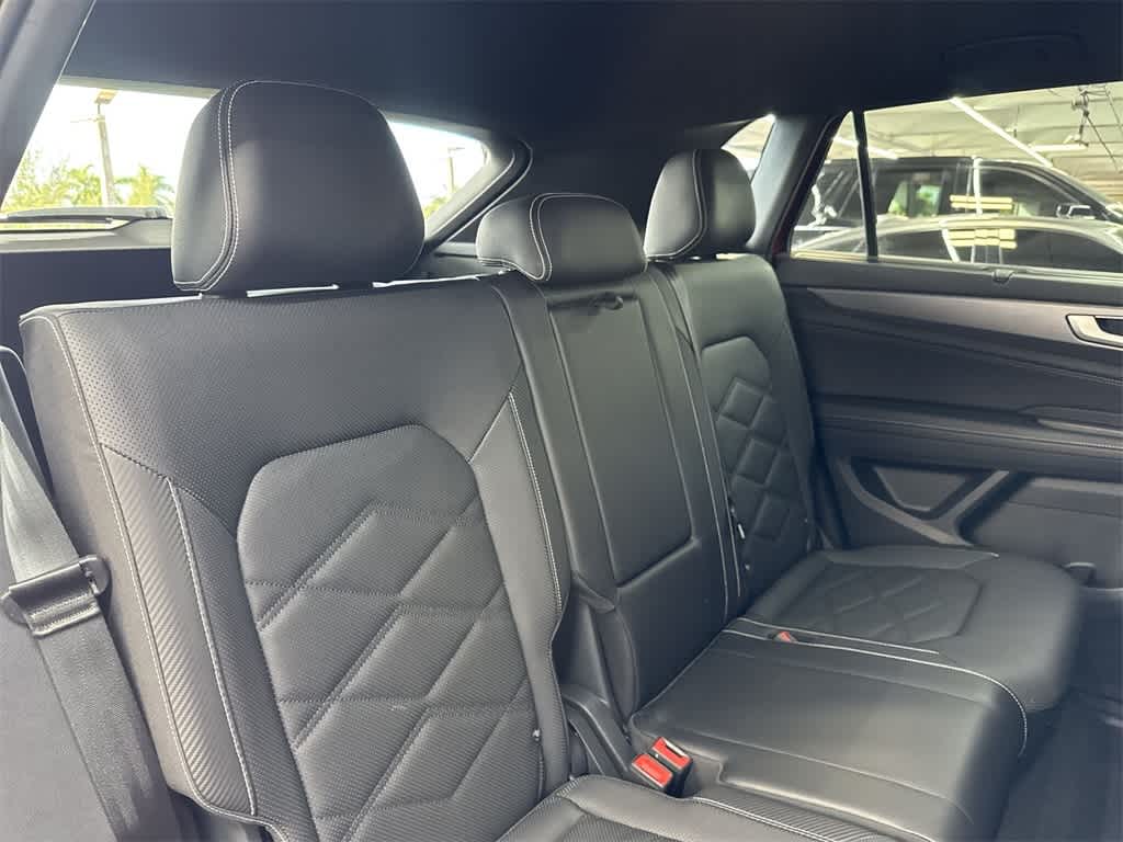 2025 Volkswagen Atlas Cross Sport 2.0T SE w/Technology