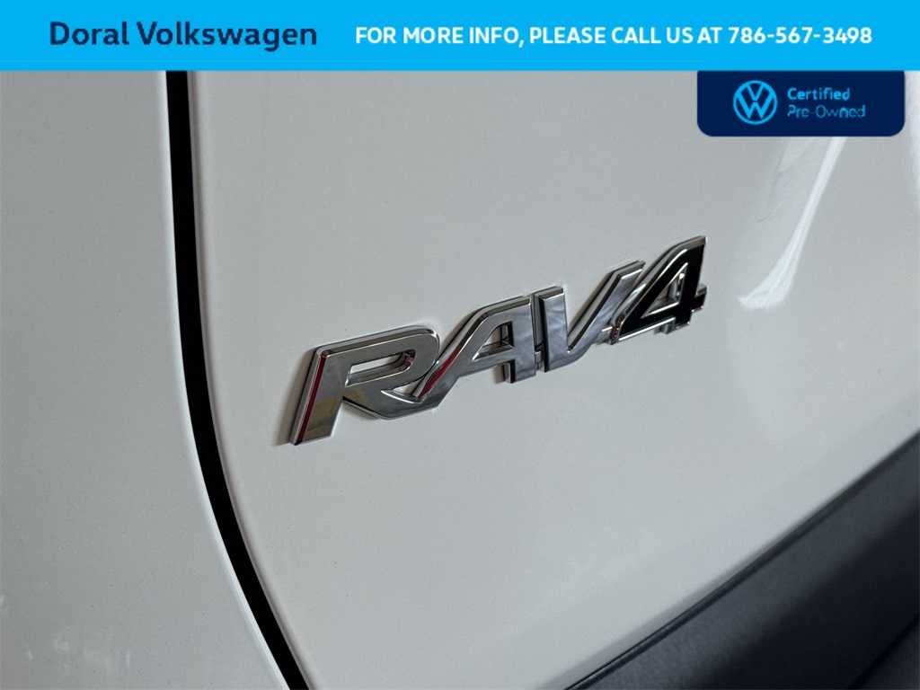 2025 Toyota RAV4 XLE