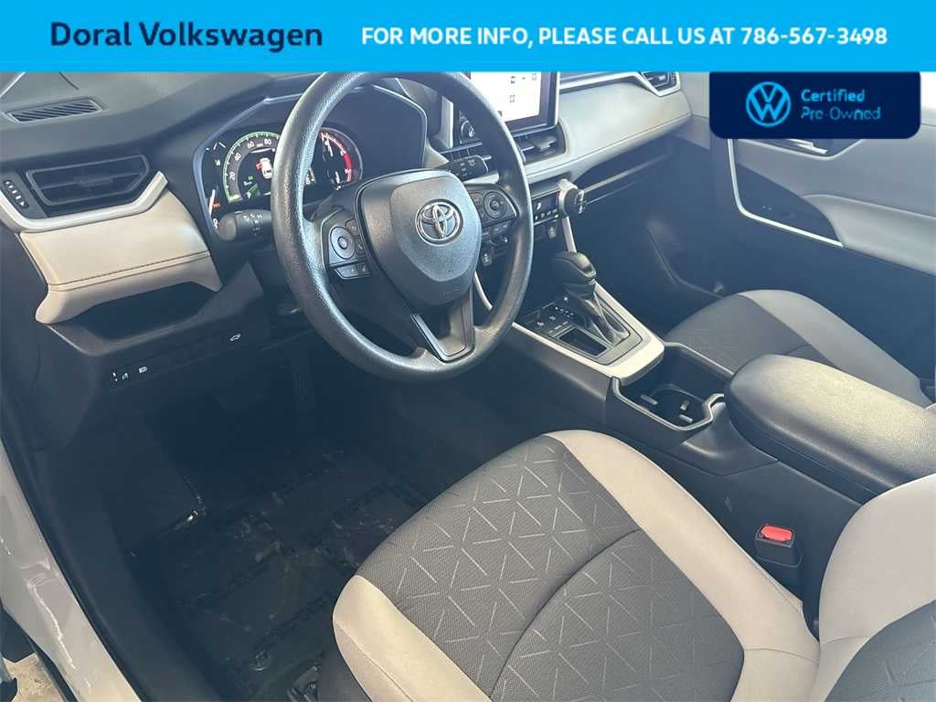 2025 Toyota RAV4 XLE